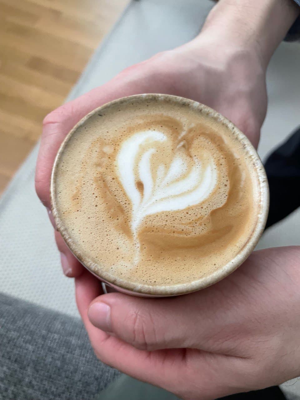 Latte art with semi good texture